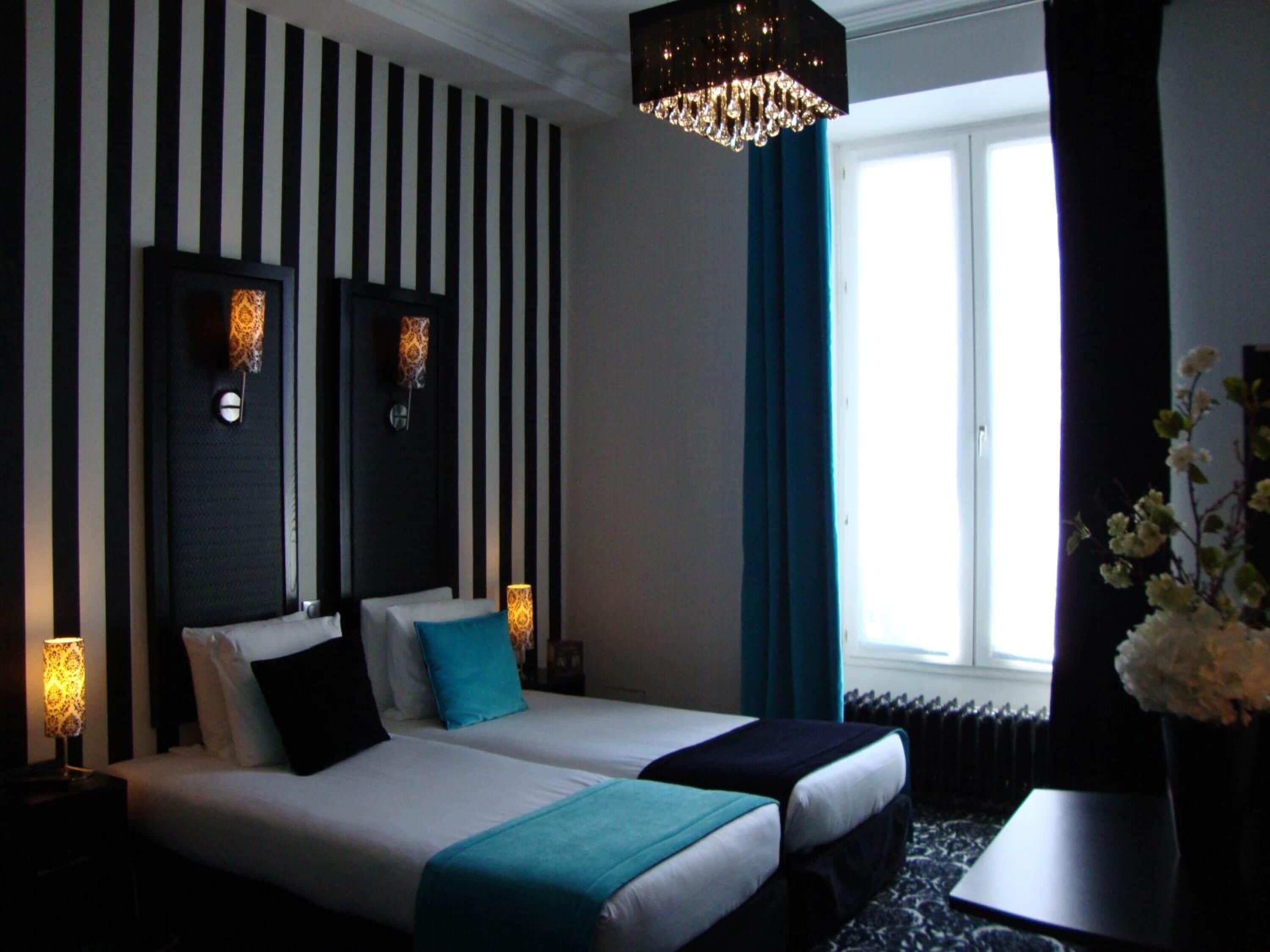 Peyris Opera Hotel 4*