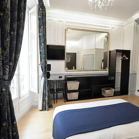 Peyris Opera Hotel